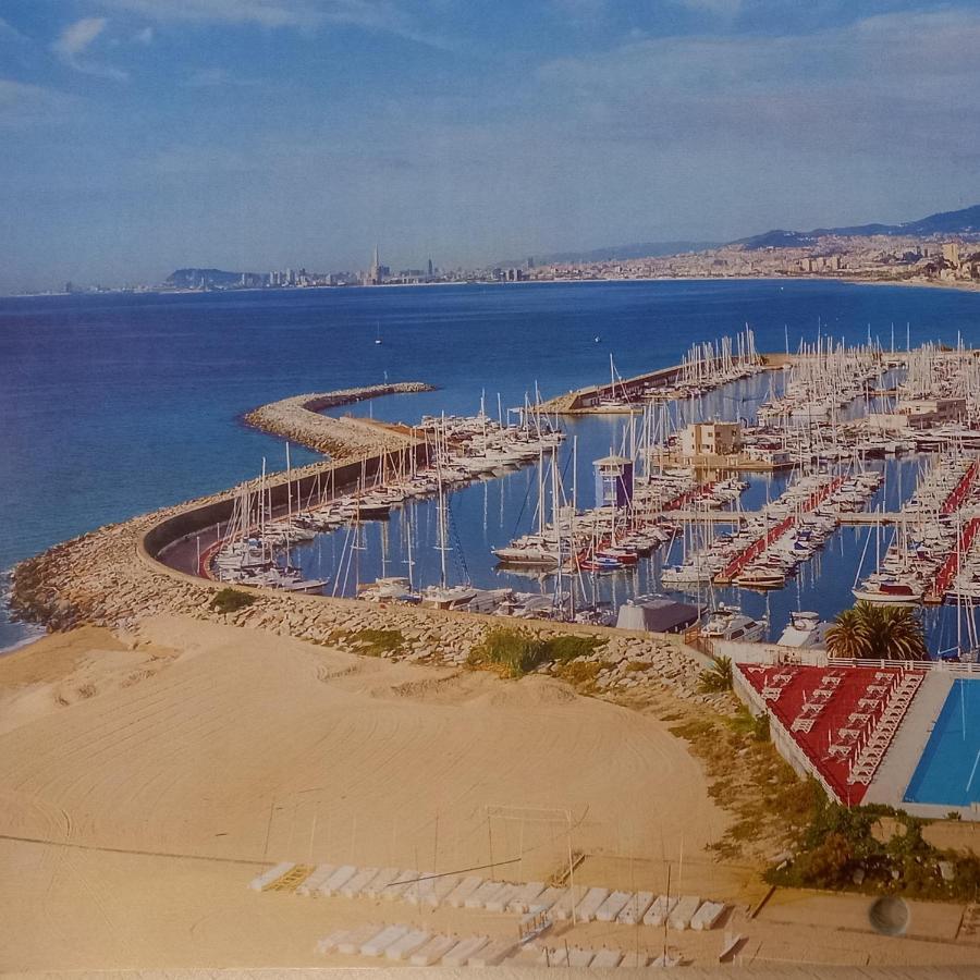 Lydia'S Port Nautic & Beach Masnou Exterior photo