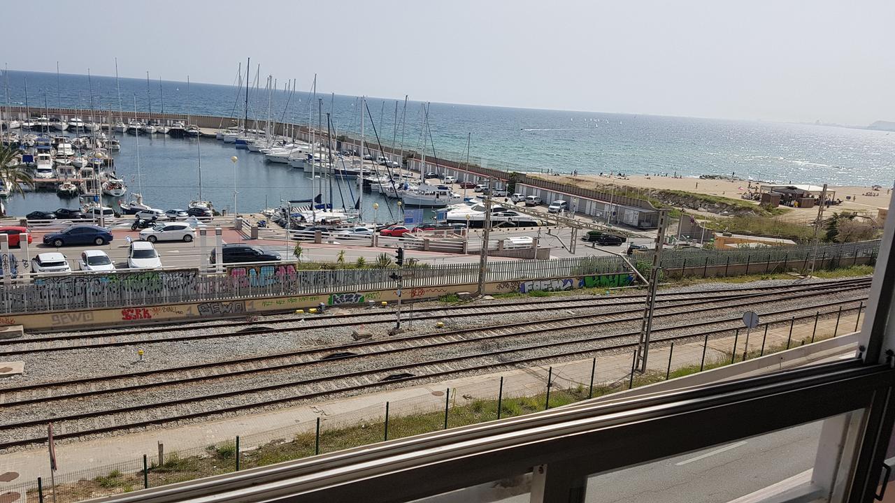 Lydia'S Port Nautic & Beach Masnou Exterior photo