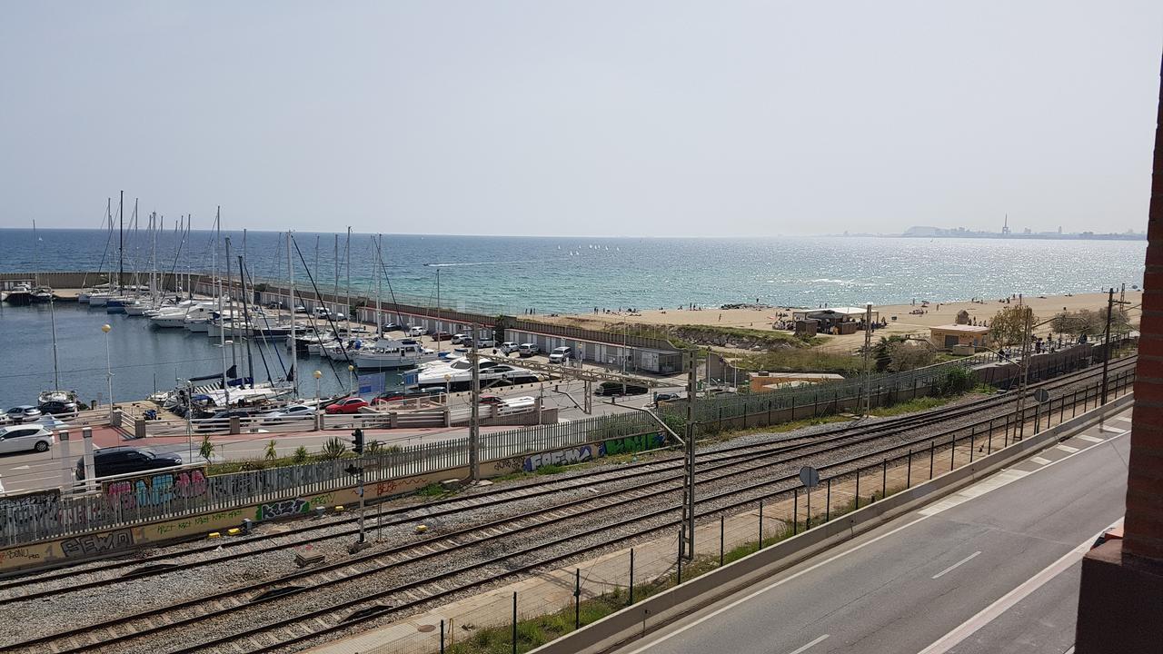Lydia'S Port Nautic & Beach Masnou Exterior photo