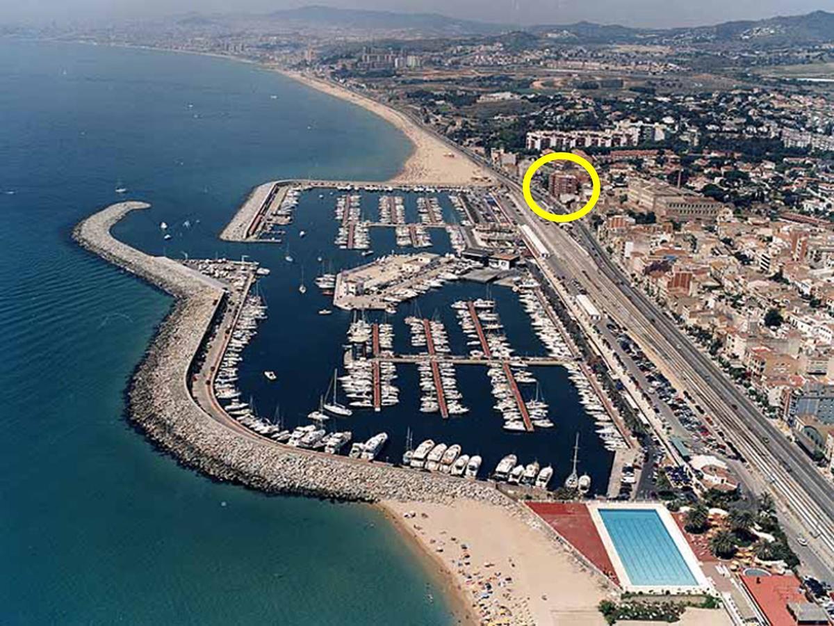 Lydia'S Port Nautic & Beach Masnou Exterior photo